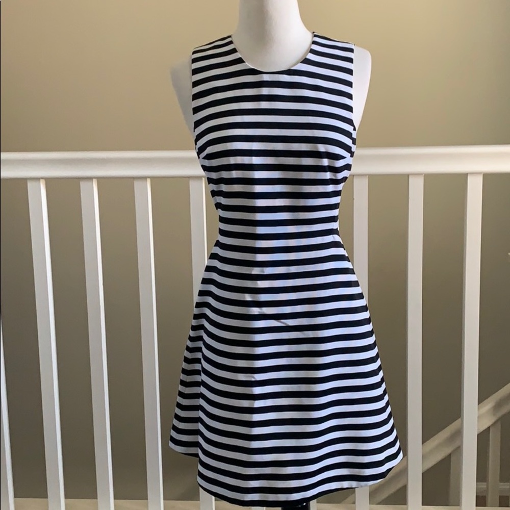 ❤❤Express black and white dress size 4